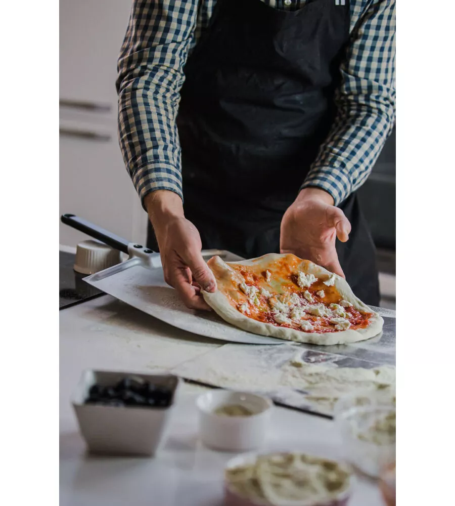 Pala per pizza gimetal "amica" con manico nero 25 cm e testa in alluminio 30 cm